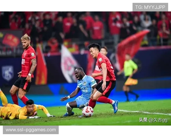 德转点球报告引发热议，裁判判罚标准再成焦点